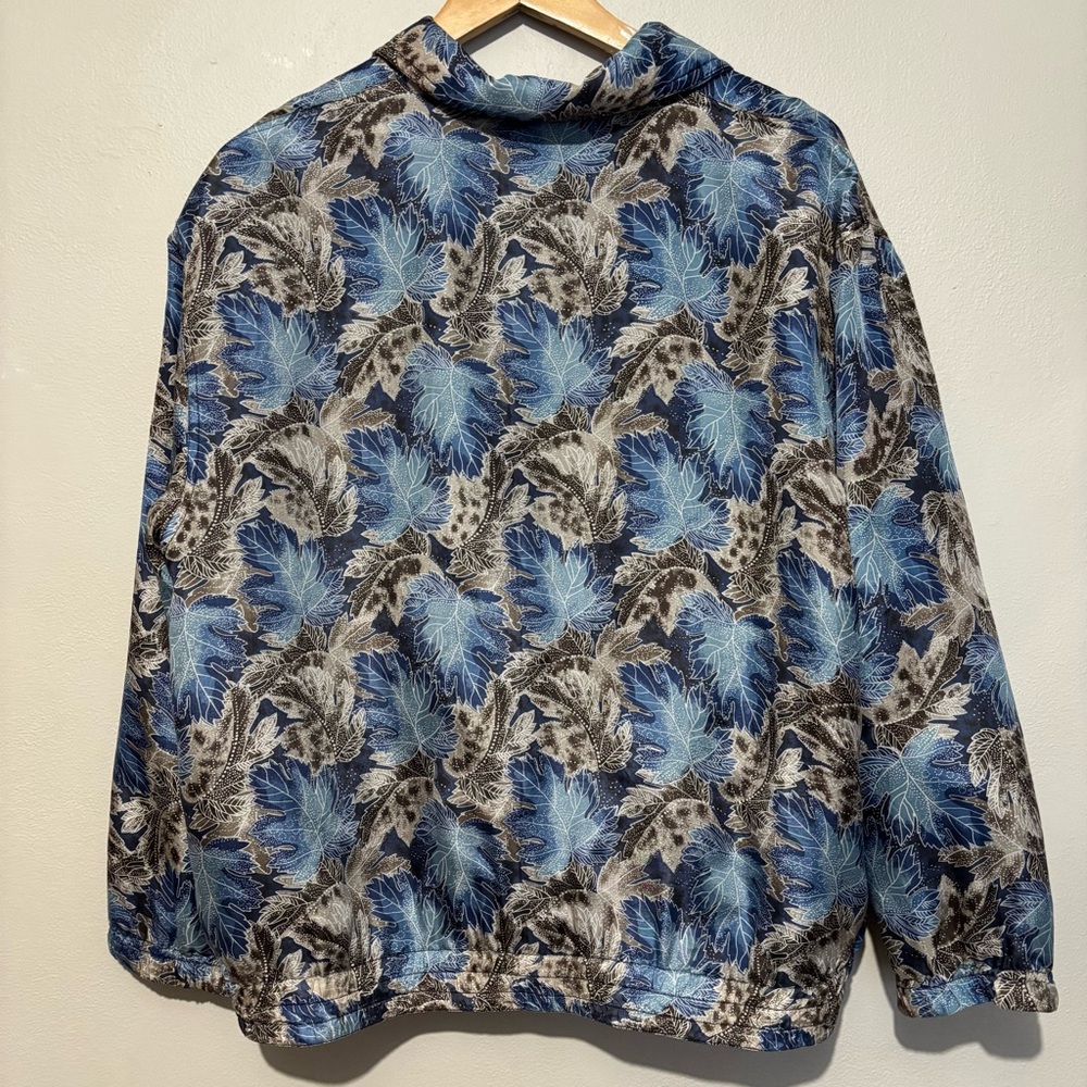 Stunt Sports Silk Jacket Size Medium Floral Abstract Print Detail Blue Grey - Picture 9 of 10